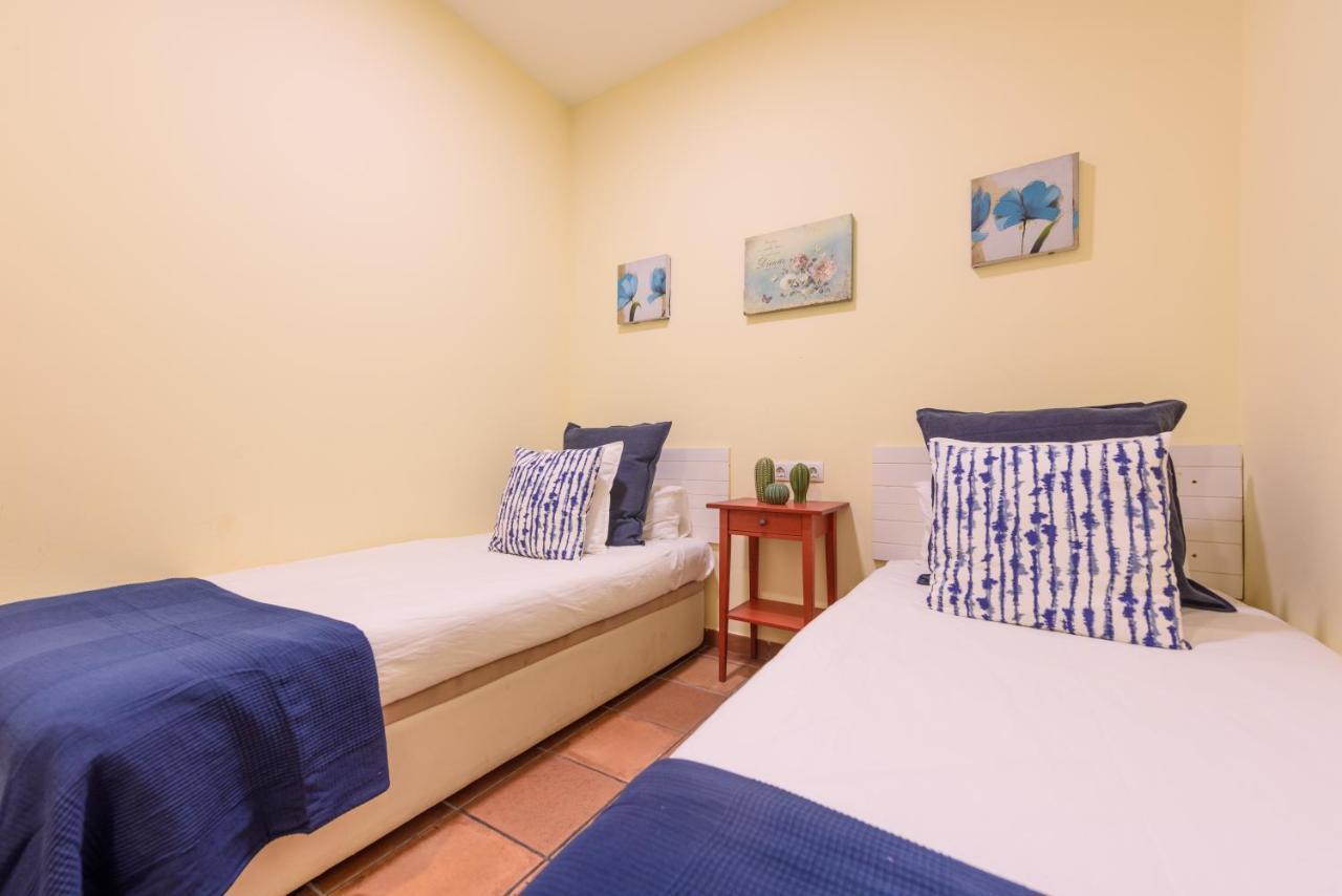 Ramblasrentals Chic & Spacious Flat Pool Table 15M Ramblas - Parking - Wifi Barcelona Bagian luar foto