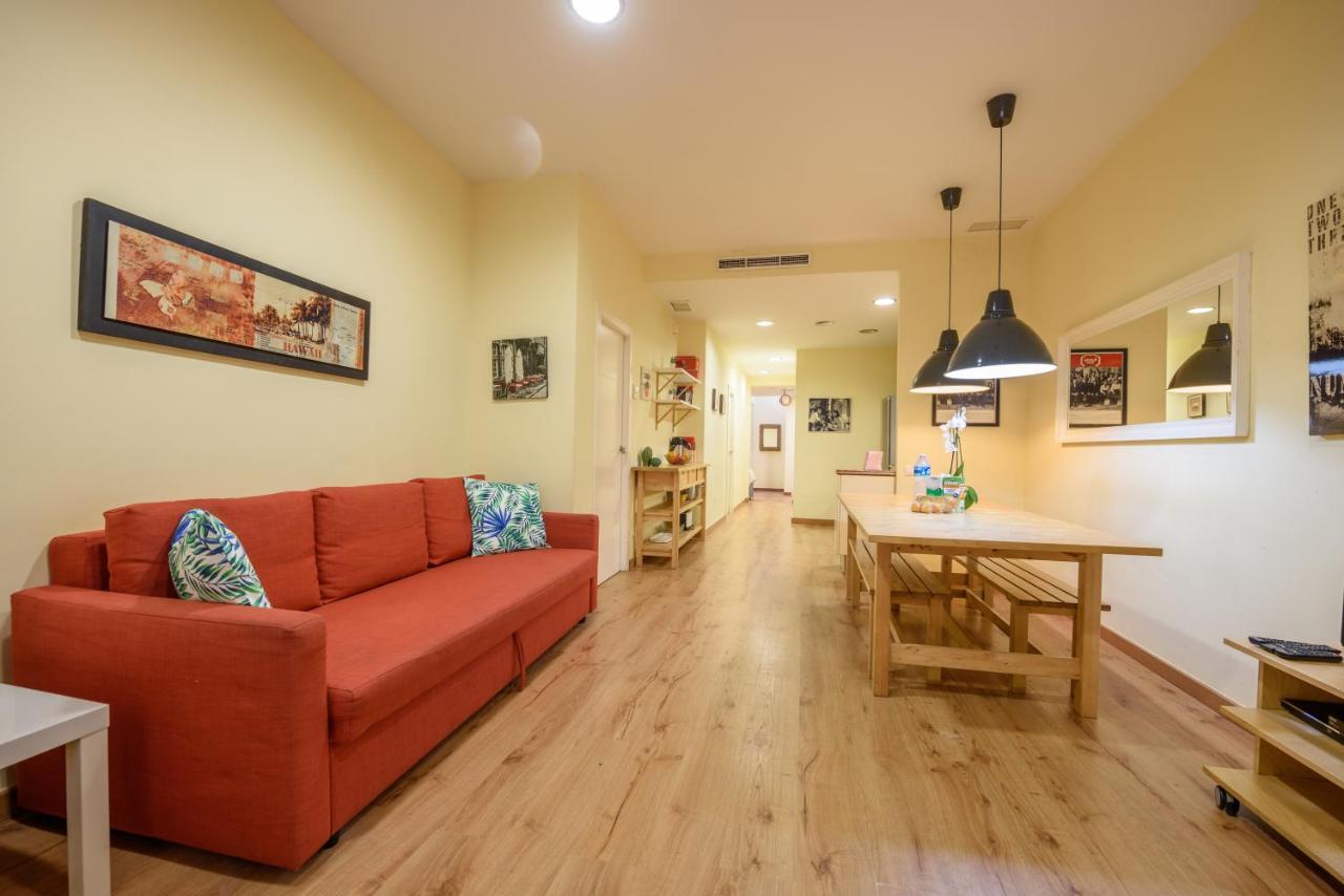 Ramblasrentals Chic & Spacious Flat Pool Table 15M Ramblas - Parking - Wifi Barcelona Bagian luar foto