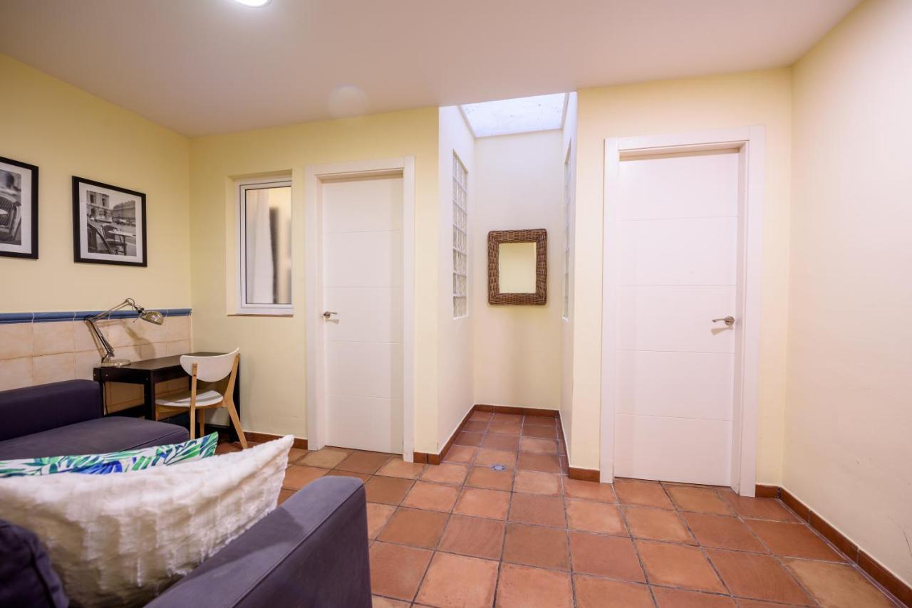 Ramblasrentals Chic & Spacious Flat Pool Table 15M Ramblas - Parking - Wifi Barcelona Bagian luar foto