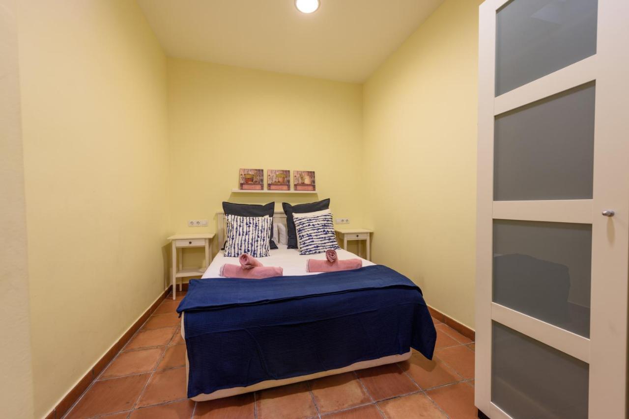 Ramblasrentals Chic & Spacious Flat Pool Table 15M Ramblas - Parking - Wifi Barcelona Bagian luar foto