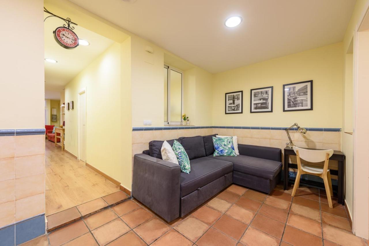 Ramblasrentals Chic & Spacious Flat Pool Table 15M Ramblas - Parking - Wifi Barcelona Bagian luar foto